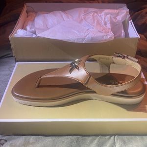 NWT Michael Kors Jilly Flat sandal